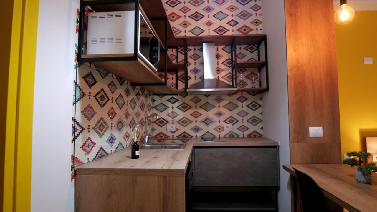 Koni'S Studio Apartments Tirana Exterior photo