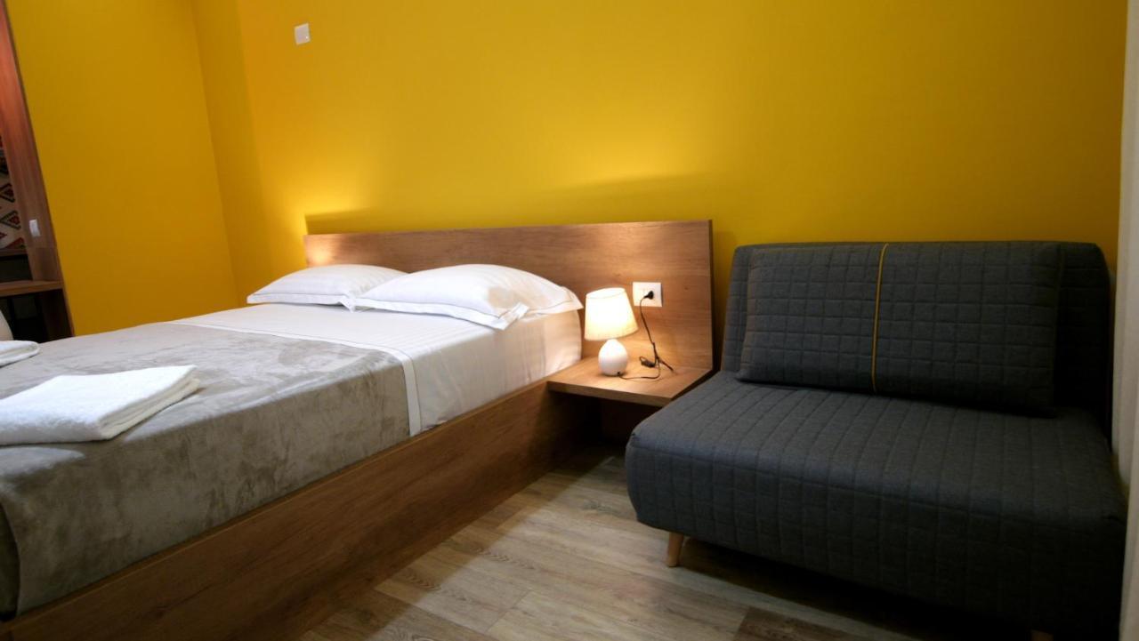 Koni'S Studio Apartments Tirana Exterior photo