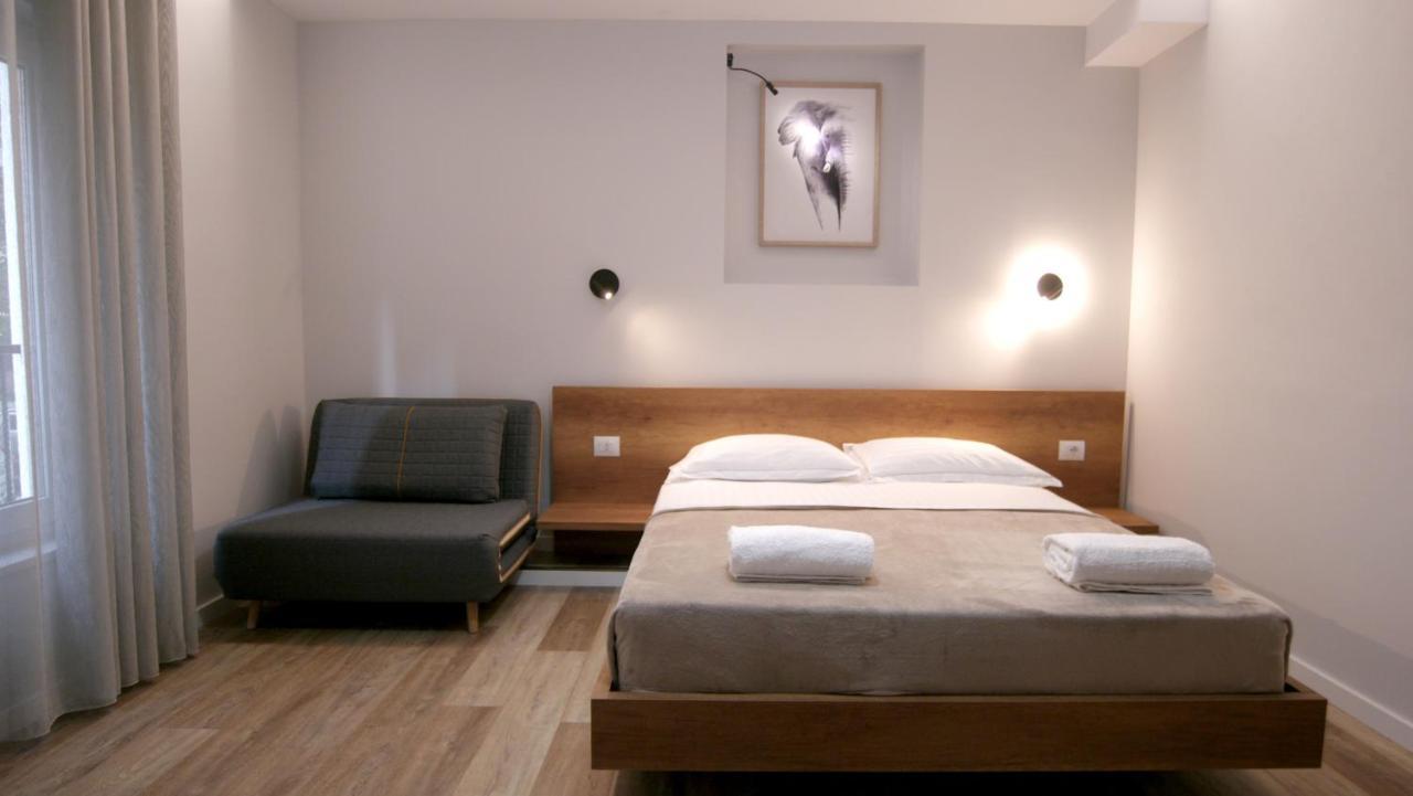 Koni'S Studio Apartments Tirana Exterior photo